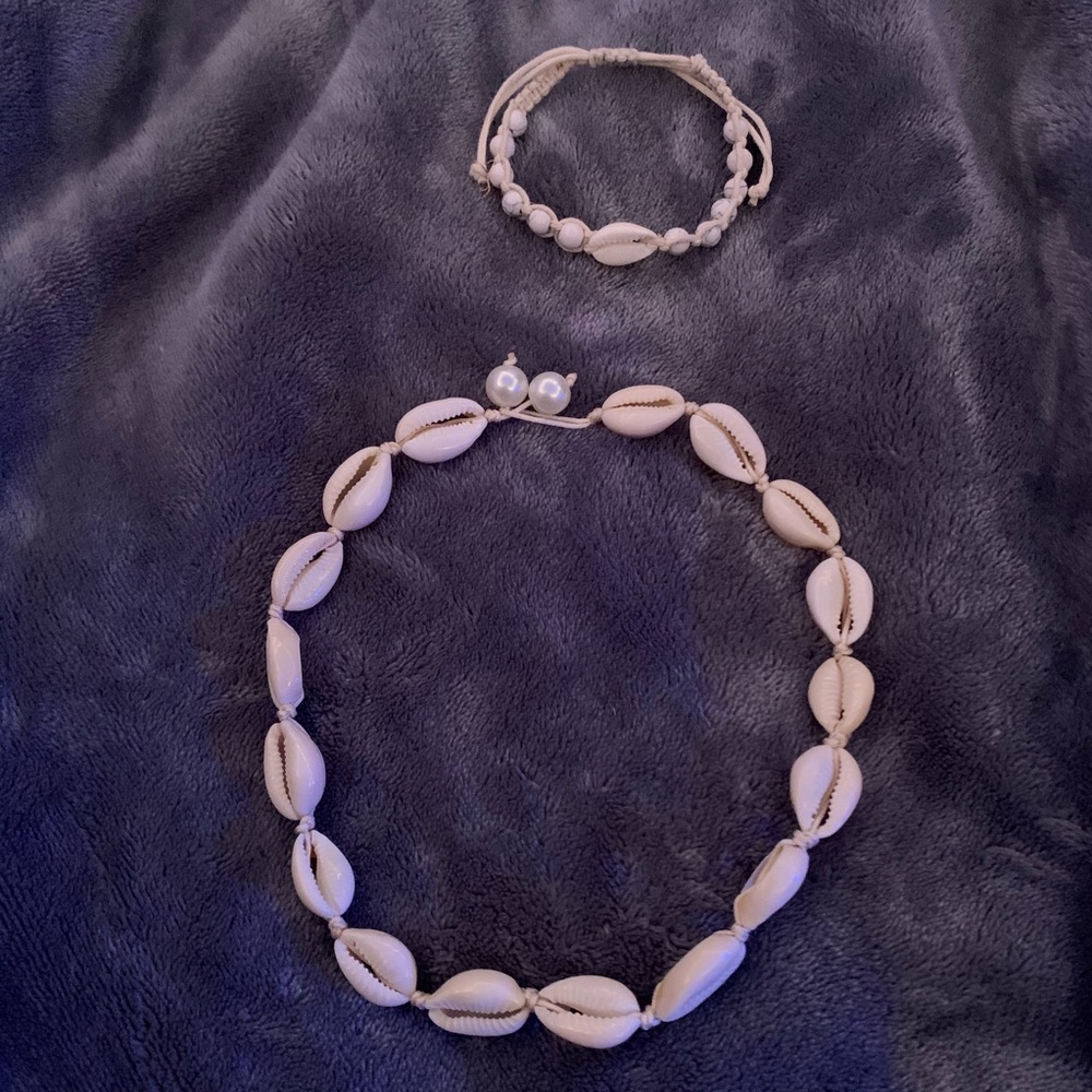 Shell necklace
